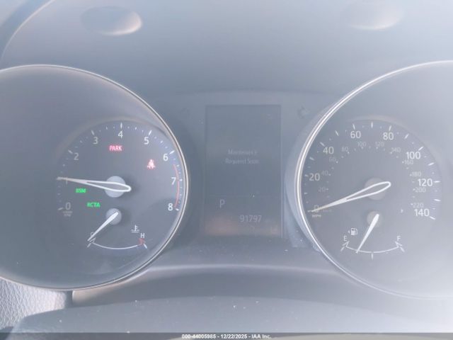 Toyota C-HR Xle Image 3