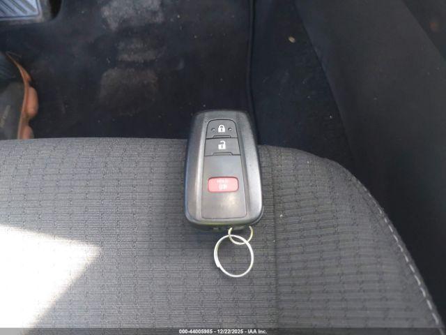 Toyota C-HR Xle Image 16