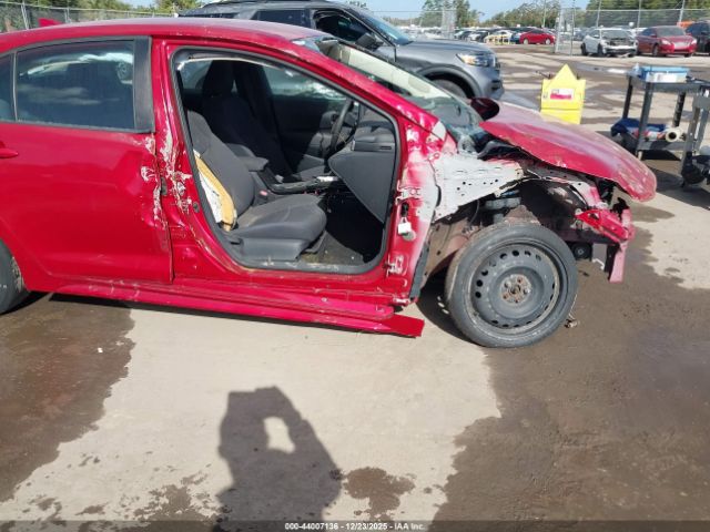 Toyota Corolla Le Image 2