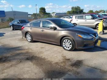  Salvage Nissan Altima