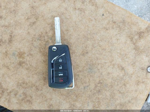 Toyota Corolla Le Image 15