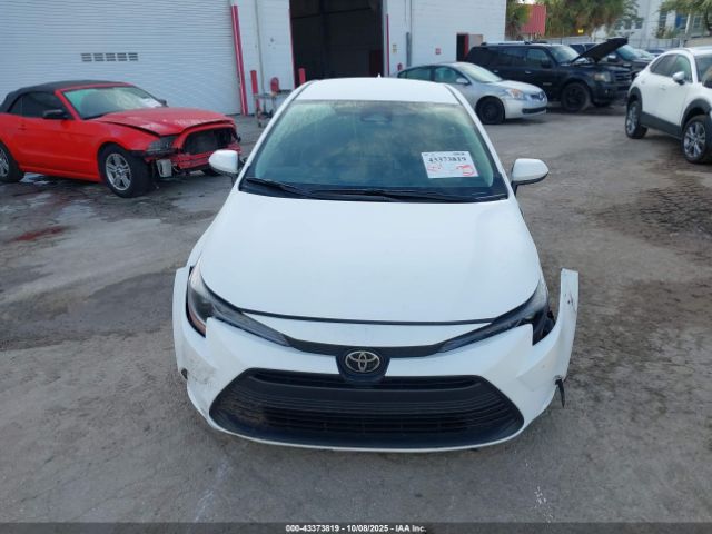 Toyota Corolla Le Image 11