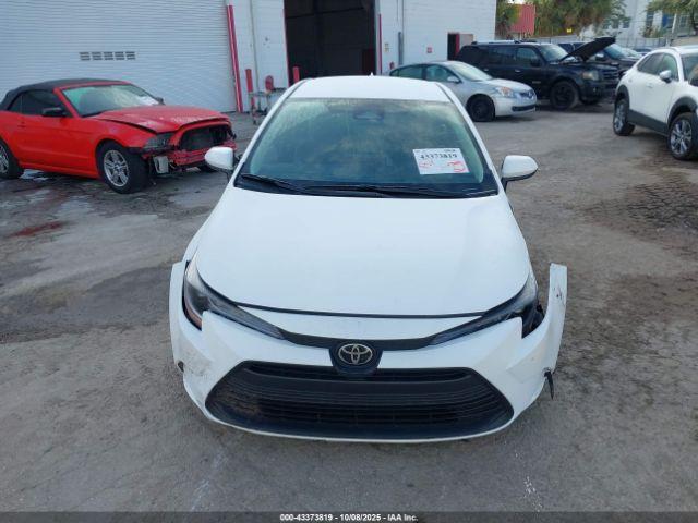 Toyota Corolla Le Image 11