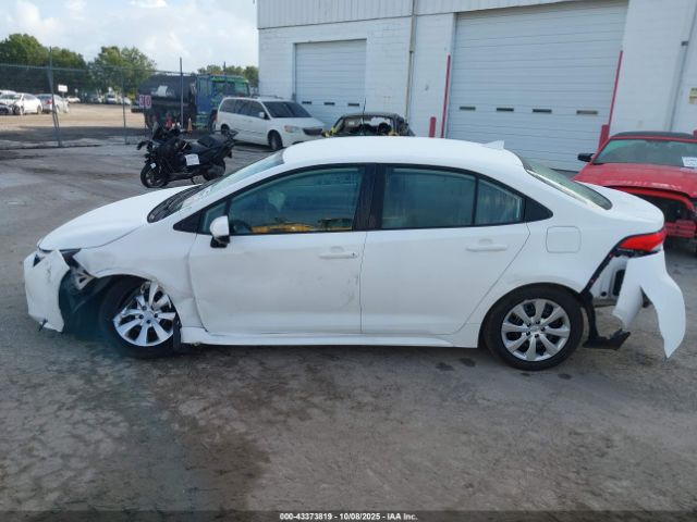 Toyota Corolla Le Image 13