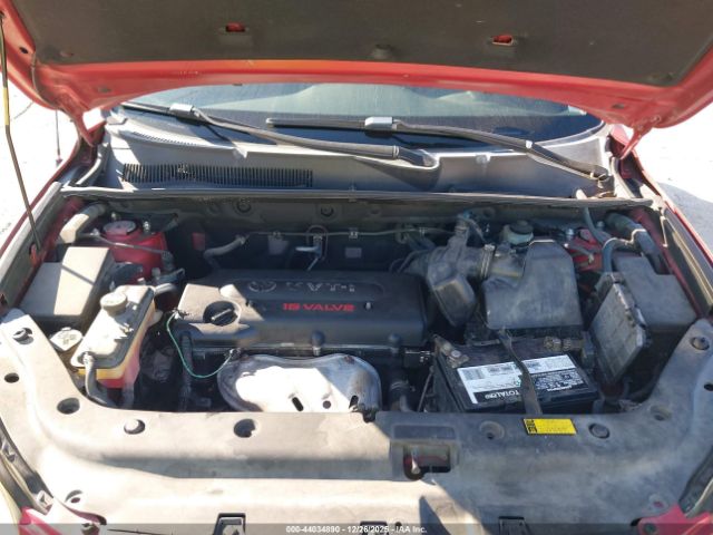 Toyota RAV4 Image 11