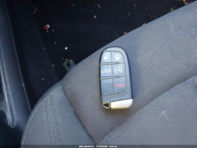 Chrysler 200 Limited Image 10