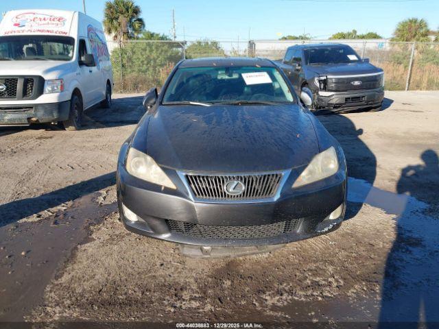 Lexus Is Image 3