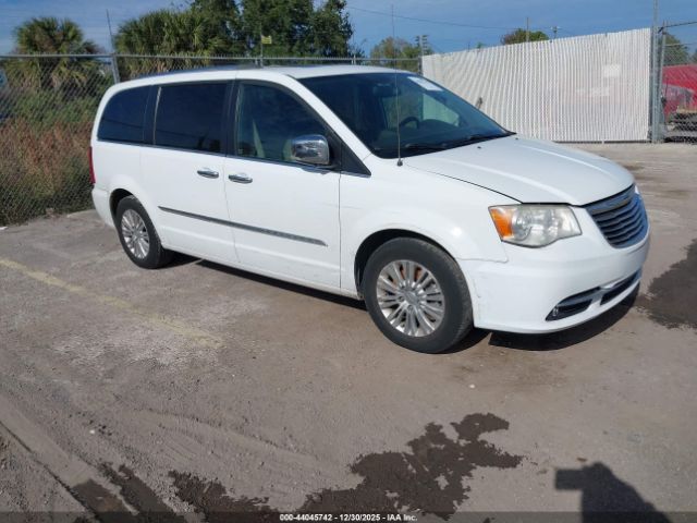 Chrysler Town & Country Limited Image 1