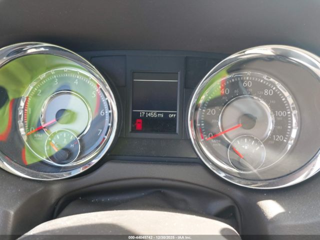 Chrysler Town & Country Limited Image 13