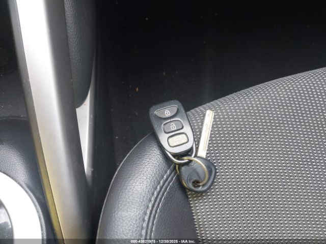 Hyundai VELOSTER Image 7