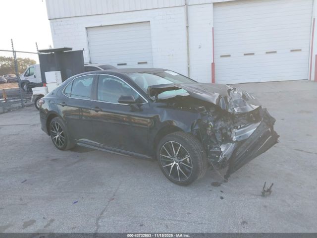 Toyota Camry Se Image 1