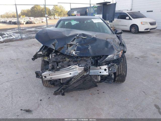 Toyota Camry Se Image 6