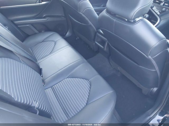 Toyota Camry Se Image 5