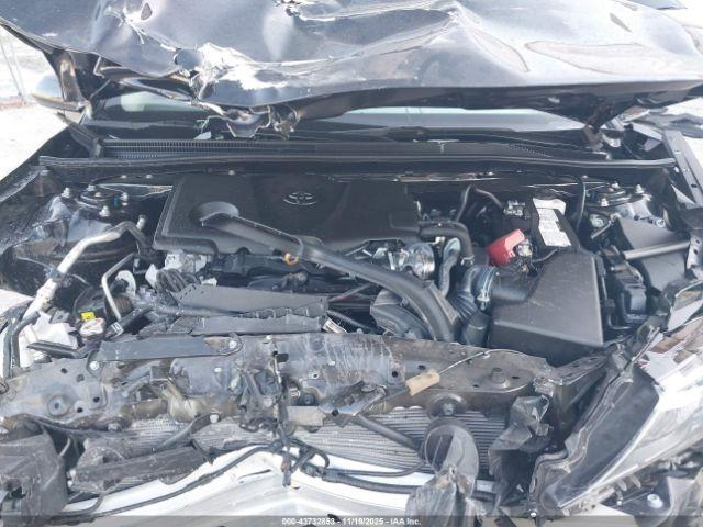 Toyota Camry Se Image 8