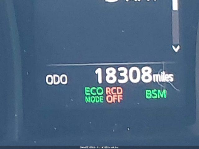 Toyota Camry Se Image 12