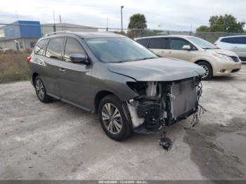  Salvage Nissan Pathfinder