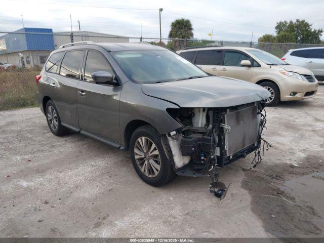  Salvage Nissan Pathfinder