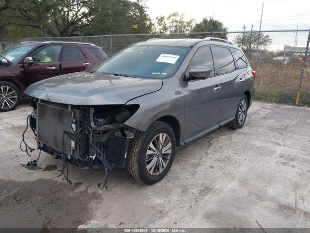 Nissan Pathfinder Sl Image 9