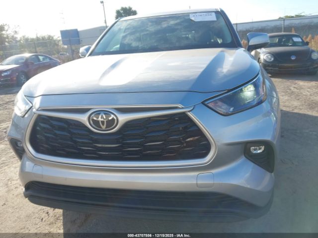 Toyota Highlander Le Image 10