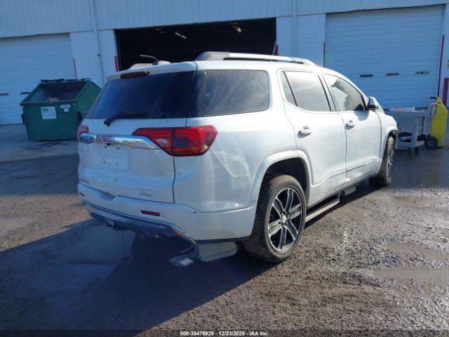 GMC Acadia Denali Image 7