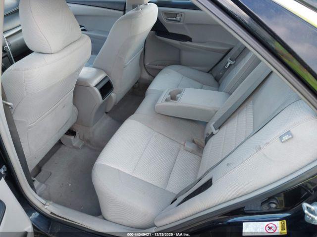 Toyota Camry Le Image 16