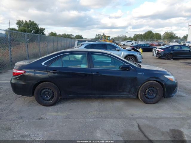 Toyota Camry Le Image 12