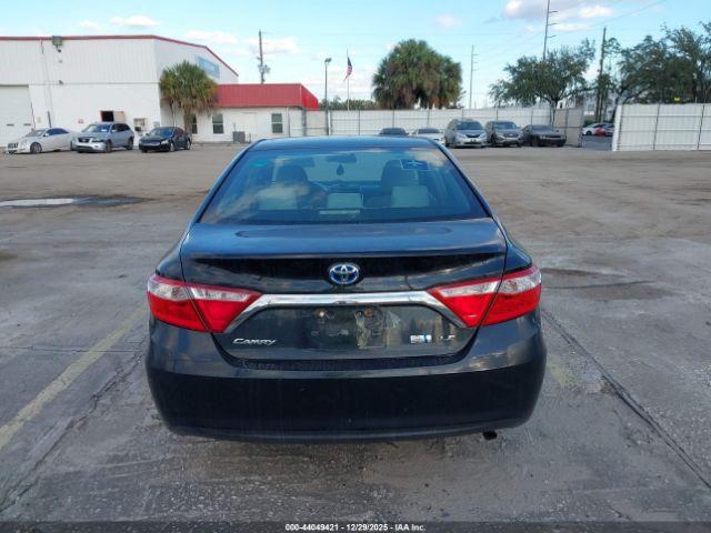 Toyota Camry Le Image 14