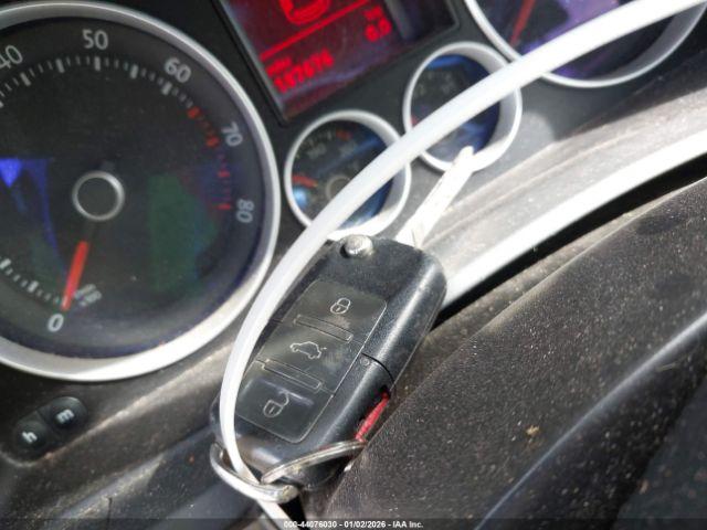 Volkswagen GTI 4-door Image 7