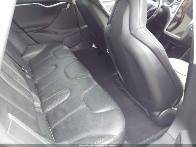 Tesla Model S P85 Image 7