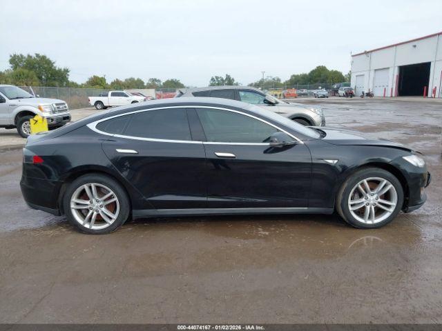 Tesla Model S P85 Image 6