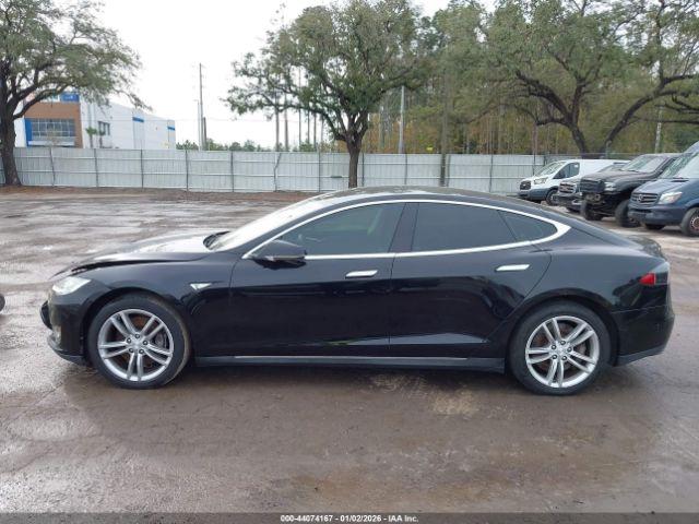 Tesla Model S P85 Image 12