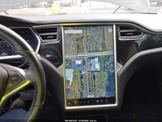 Tesla Model S P85 Image 17