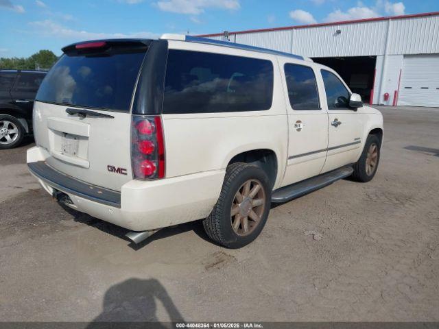 GMC Yukon Denali Image 2