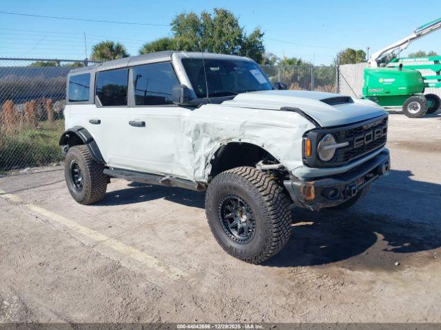  Salvage Ford Bronco