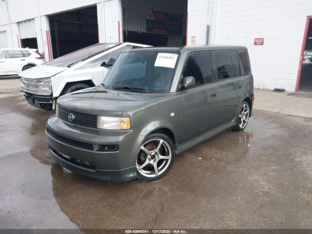 Scion xB Image 8