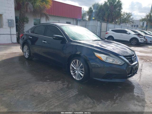  Salvage Nissan Altima