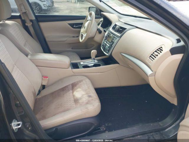 Nissan Altima 2.5 S Image 8