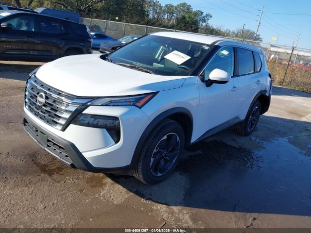 Nissan Rogue Sv Fwd Image 2