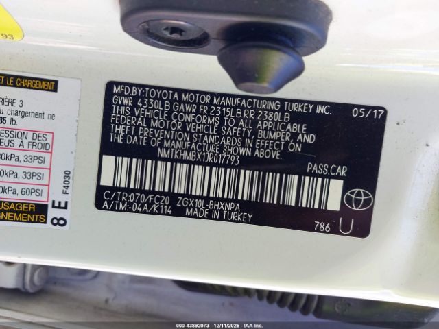 Toyota C-HR Xle Image 2