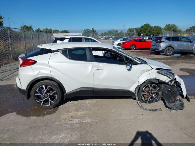 Toyota C-HR Xle Image 9