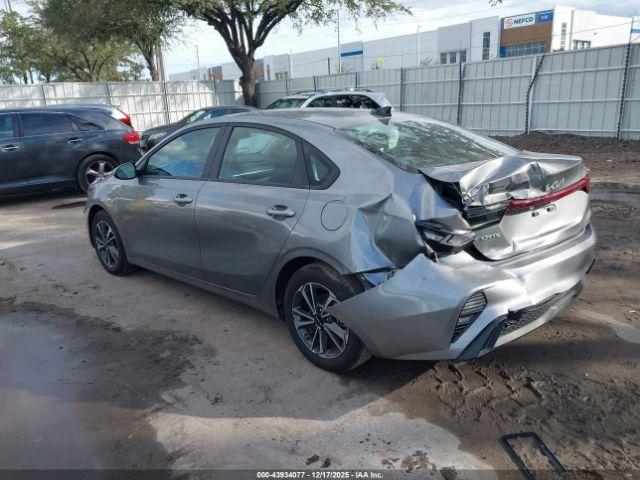 Kia Forte Lxs Image 12