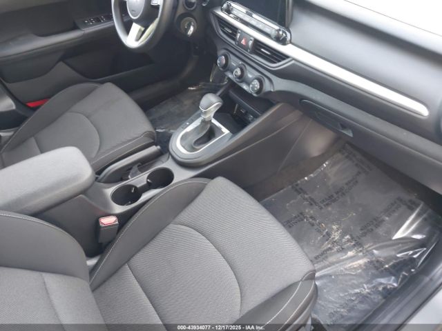 Kia Forte Lxs Image 2