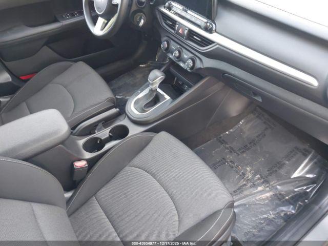 Kia Forte Lxs Image 2