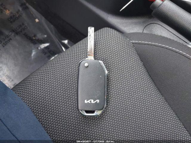 Kia Forte Lxs Image 14