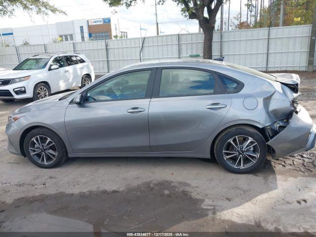 Kia Forte Lxs Image 6