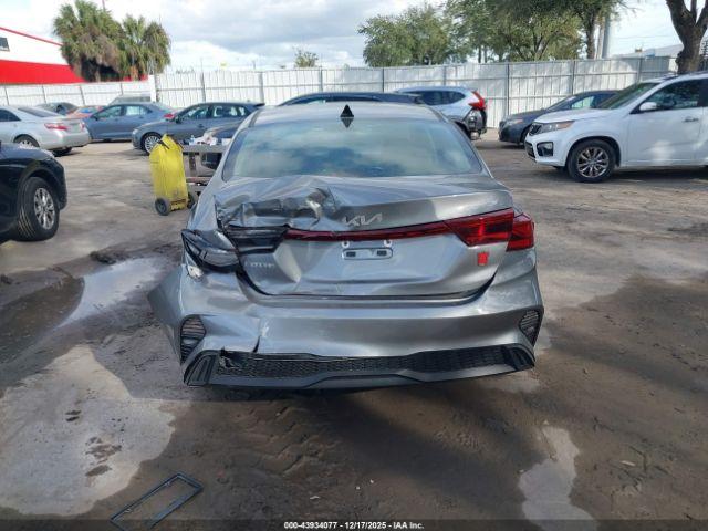 Kia Forte Lxs Image 4