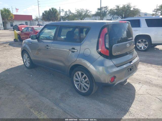 Kia Soul + Image 7