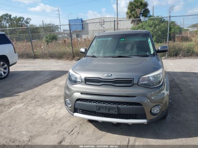 Kia Soul + Image 16