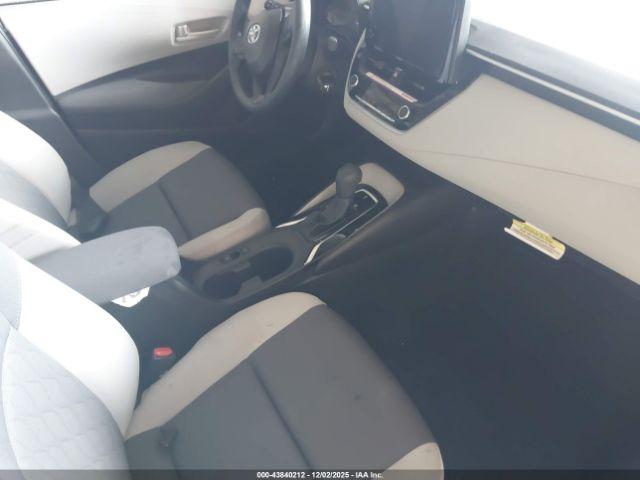 Toyota Corolla Le Image 14