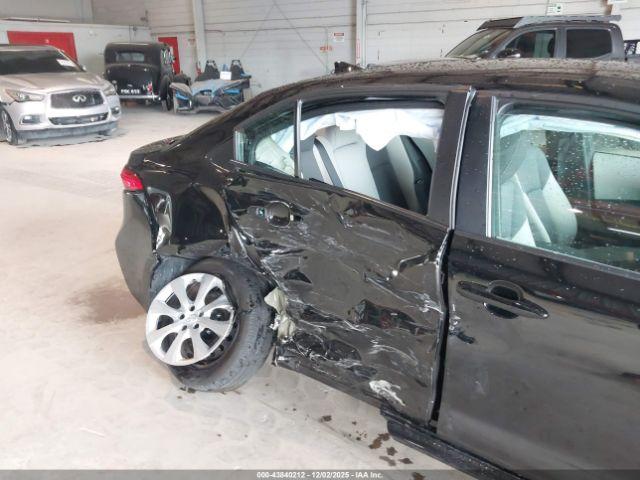 Toyota Corolla Le Image 7